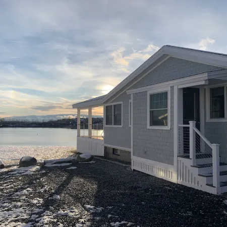 Rose Cottage Oceanfront with Private Dock