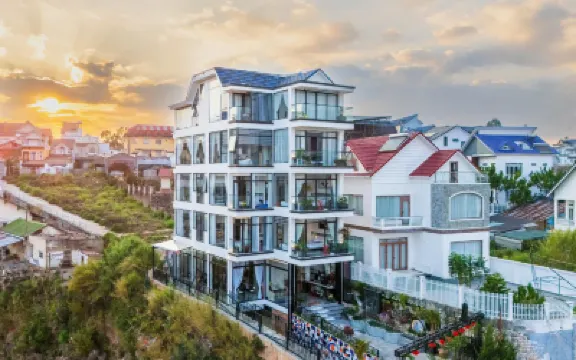 LYN's HOTEL Các khách sạn gần Thung lũng Tình Yêu