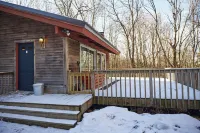 Snug Chalet - Family-Friendly, Wi-Fi + Close to Mount Snow