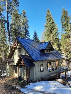 Tranquil Treasure House tucked in the trees of Terrace Lakes golf resort w/ pool Shafer Butte Lookout US 366, ID 32 주변 호텔