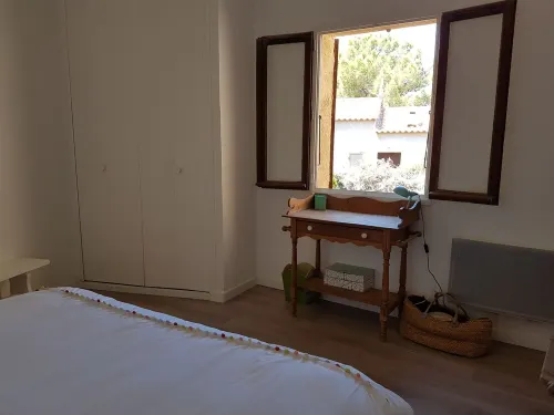 Air-conditioned house with sea view, 80 metres from the beach Hotels in Lumio