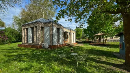House on the lakeshore with 360 ° view, with canoe, barely frequented swimming area