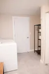 Spacious and Bright Downtown APT with River View