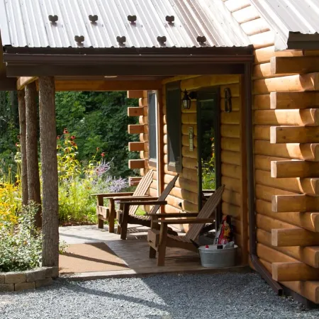 Rustic yet Modern Log Cabin, Cayuga Wine Trail, Dog Friendly, Open Year Round