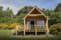 A luxurious unique and cosy off grid beach line  fully kitted cabin Hotels in Golspie
