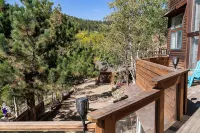 Adventures at Angel's Landing await you! Apartment in large mountain home for 3.
