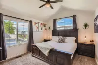 Spacious 6 Bd Home -Old Town: Breweries + Trails! - 3 stjerner