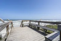 The Beach Pad~6 Min Walk to Beach~Pool-Boat Access