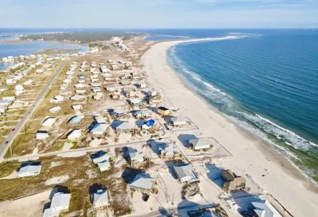 Steps from the Beach! Water view from each bedroom! Great for multiple families! Отели в г. Дофин-Айленд