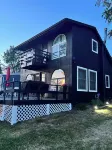 Charming Waneta Lake Front Cottage! Kayaks! Wine Country Flx