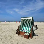 Vacation home Oll Smee 9 - Huus Twee with beach chair, fenced garden and fireplace! Hotels in Werdum