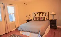 Spacious Lake Escape Near Conley Bottom