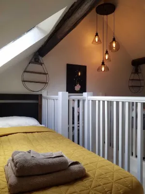 Kingfisher Riverside Cottage  호텔