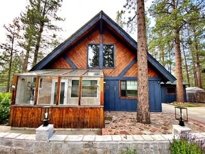Visit Kenny Cottage in Big Bear,   your home away from home 애스펀 그로브 트레일 2E05 주변 호텔