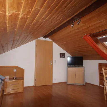 Vacation Apartment for up to 6 People with Sunny Courtyard, Garden and Pool
