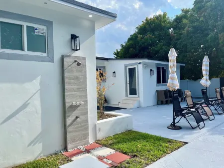 CocoMango Villa Miami Отели в г. Север Майами