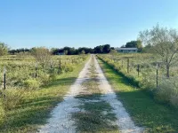 2-bedroom home on acreage in peaceful, rural area. Hotels in Bosque County