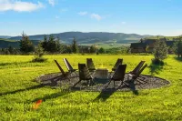 Big Elk Haus - 5Ksqft Home, Hot Tub, AC, Sleeps 14, 360 Views, PickleBall