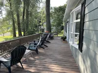 Lakefront Getaway at Renshaw Bay
