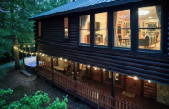 5 Mins to Dwtn & Lake, Arcade, Foosball. Best Location in Blue Ridge