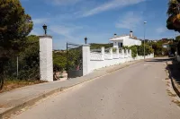 Wonderful house with large pool and forest