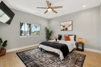 Entire Brand New 2-Bedroom #5 Luxury Townhouse!