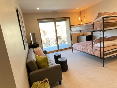 Modern home near Basalt فنادق في El Jebel