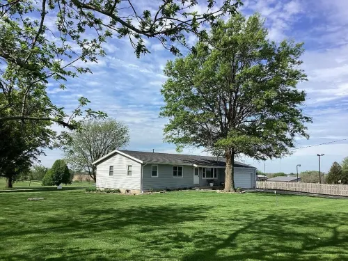 Enjoy golf course views with hot tub and fire pit.