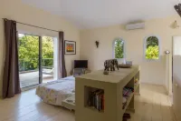 5BR/4BA Villa - View of Mountains