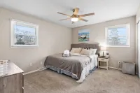 MKE River 3-LVL Townhouse 3BR+1.5BA with Parking for 2 Vehicles