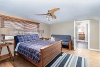 IN-GROUND POOL, Large Private Fenced Yard, Dining Gazebo, Outdoor Kitchen/Bath
