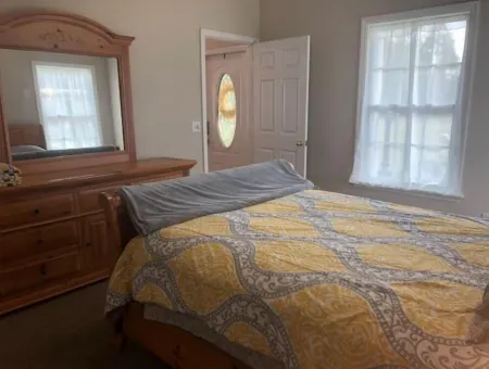 Mimosa Cottage Farm- 2br cottage & stalls. Masters