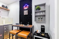 5 mins to Coral Gables/ Parking/ Fast Wi-Fi/ Laundry