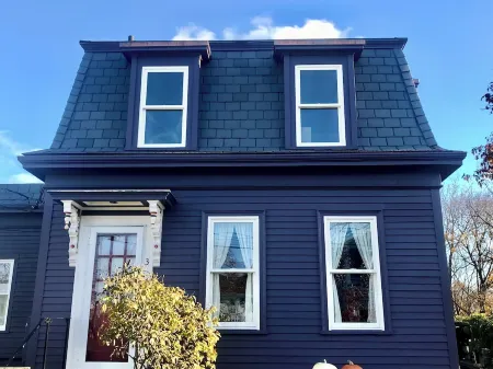 Private Rooftop Deck & Apartment with Water Views. Close to the Train to Salem! Отели рядом с достопримечательностью «Motif #1»