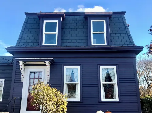 Private Rooftop Deck & Apartment with Water Views. Close to the Train to Salem!