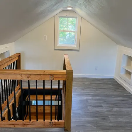 The Archer House - 1 Block from Spring River. 2 Bedrooms + Loft Bedroom!