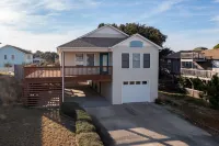 "REEL SALTY" Located in the heart of KDH! 킬데빌힐스 호텔