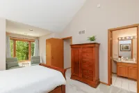 Private 3BR/2BA Territory Home Nestled in the Trees