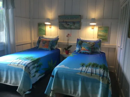 Private well appointed cottage, steps from beach