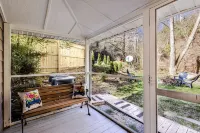 "UNWIND BY THE WATER'S EDGE" Beautiful 2/1 Cabin w/ Hot Tub on Roaring Creek!