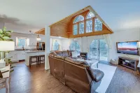 3 BED / 2 BATH HOME WITH BOAT SLIP - STEPS TO LAKE WALLENPAUPACK