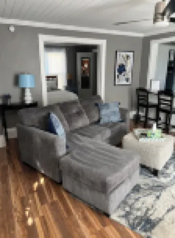 2 Bedroom Apartment Walking distance to downtown Lake Geneva