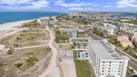 LUXURY 5-STAR BEACHFRONT CONDO with POOL