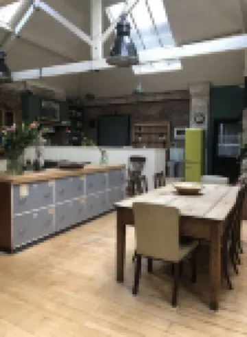 Extremely Spacious Loft Located in the Vibrant America Ground Close to the Beach