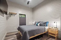 Secluded Getaway,  Centrally Located Newly Built Barndo, AC & Wifi