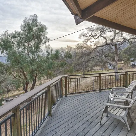 Charming House Inside the Gate of Sequoia National Park