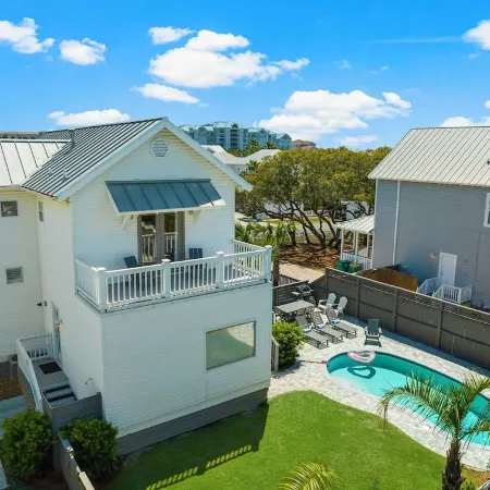 Private Heated Pool - 3 Min Walk to Beach - Golf Cart - Beach Chair Service