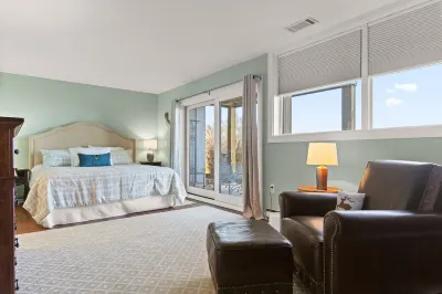 Big Condo - Luxe Baths - Sweeping Views - Walk To Chairlift