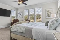 Lake Oconee Getaway.  Spacious family & pet-friendly retreat in gated community