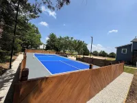 Remodeled house, 15 min. to Lake Texoma- pickleball and sand volleyball courts.